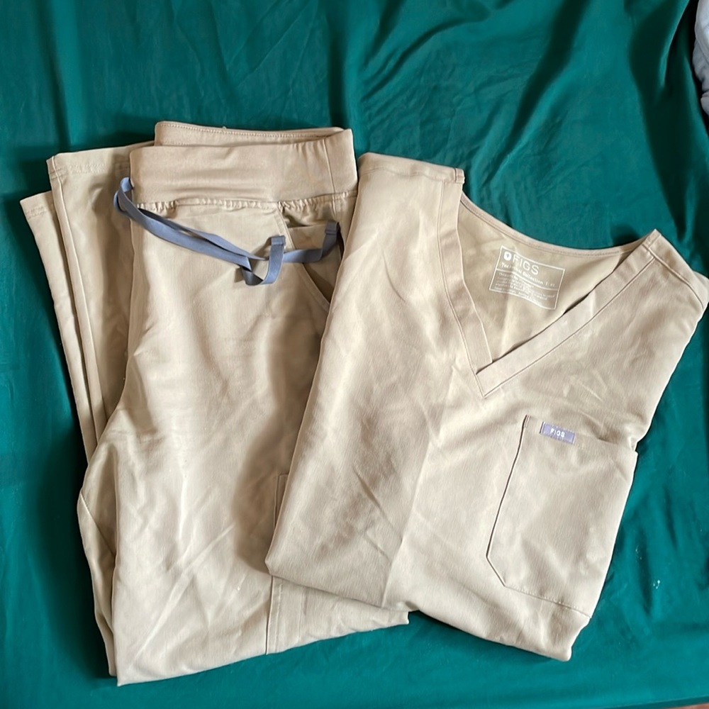 FIGS scrubs